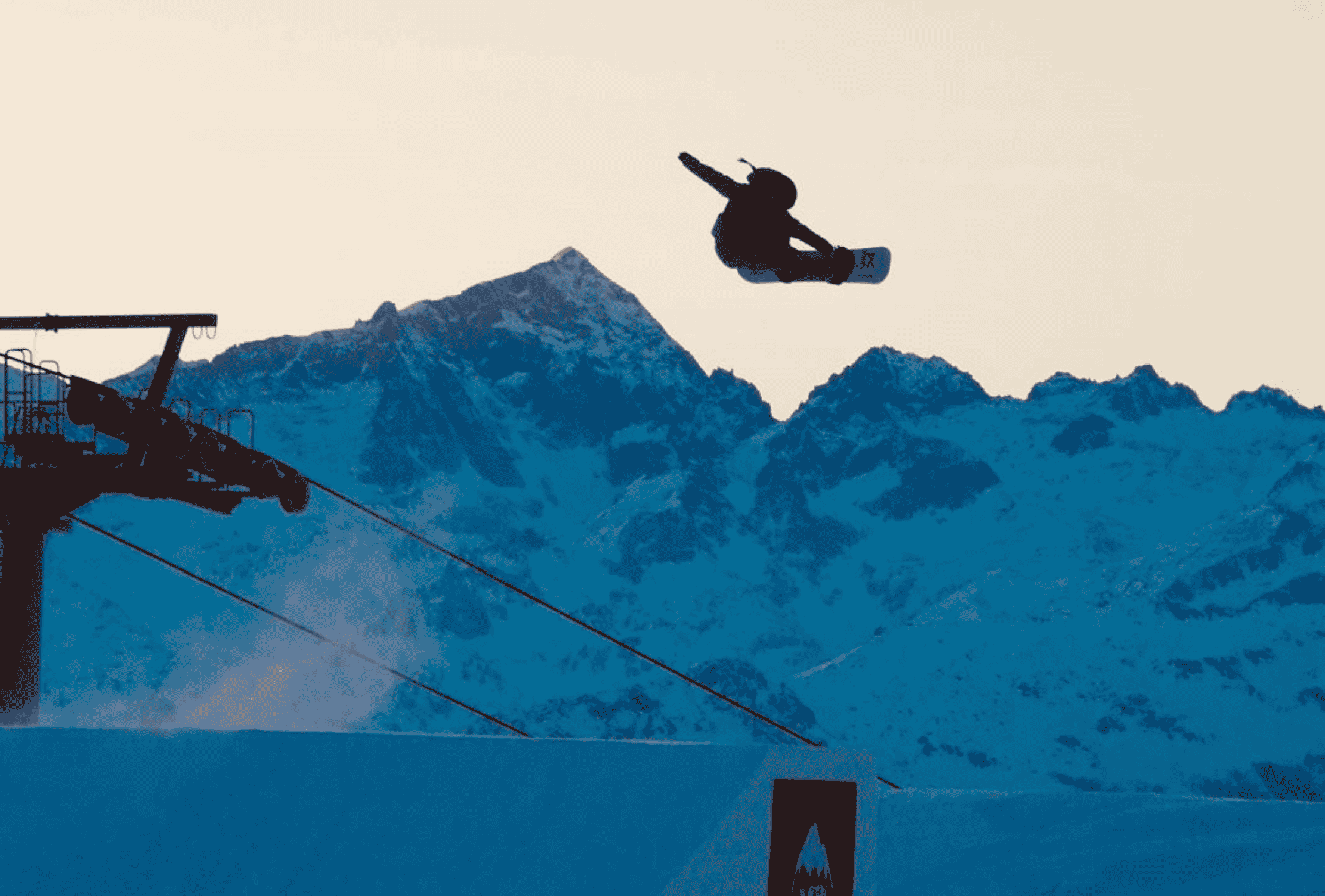 lisa-francesia-doing-snowboarding
